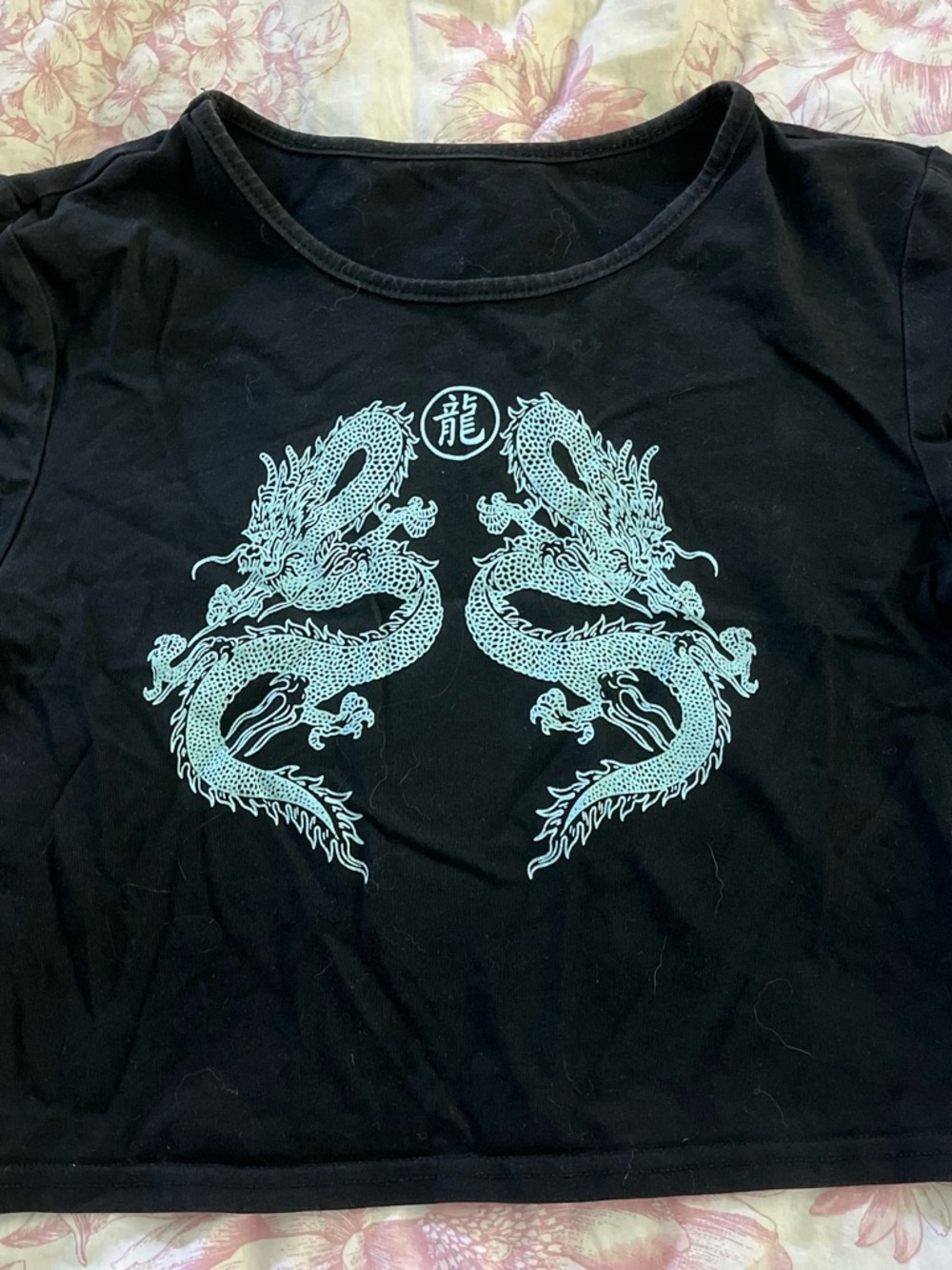 YesStyle Black Crop Top with Mint Dragon Print